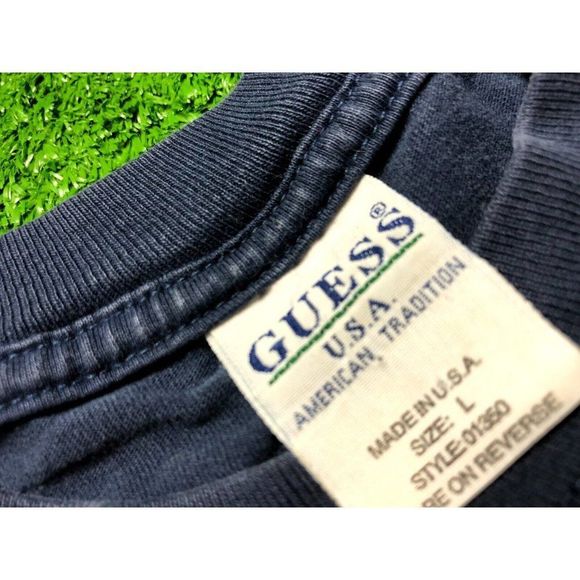 Vintage Guess Men's Short Sleeve Graphic Tee Size Large Blue USA - Picture 9 of 9